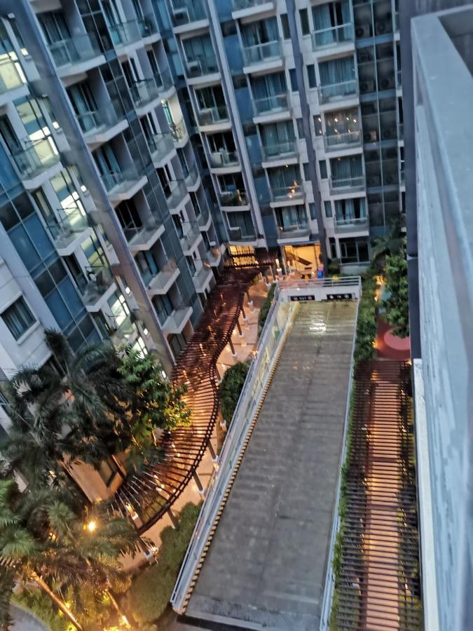 Palm Tree Villas Pasay Exterior photo